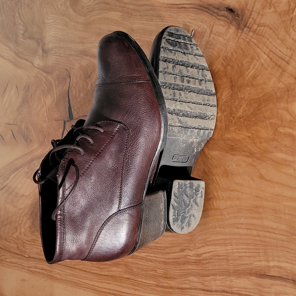 Women's Eastland Alexa Brown size 11